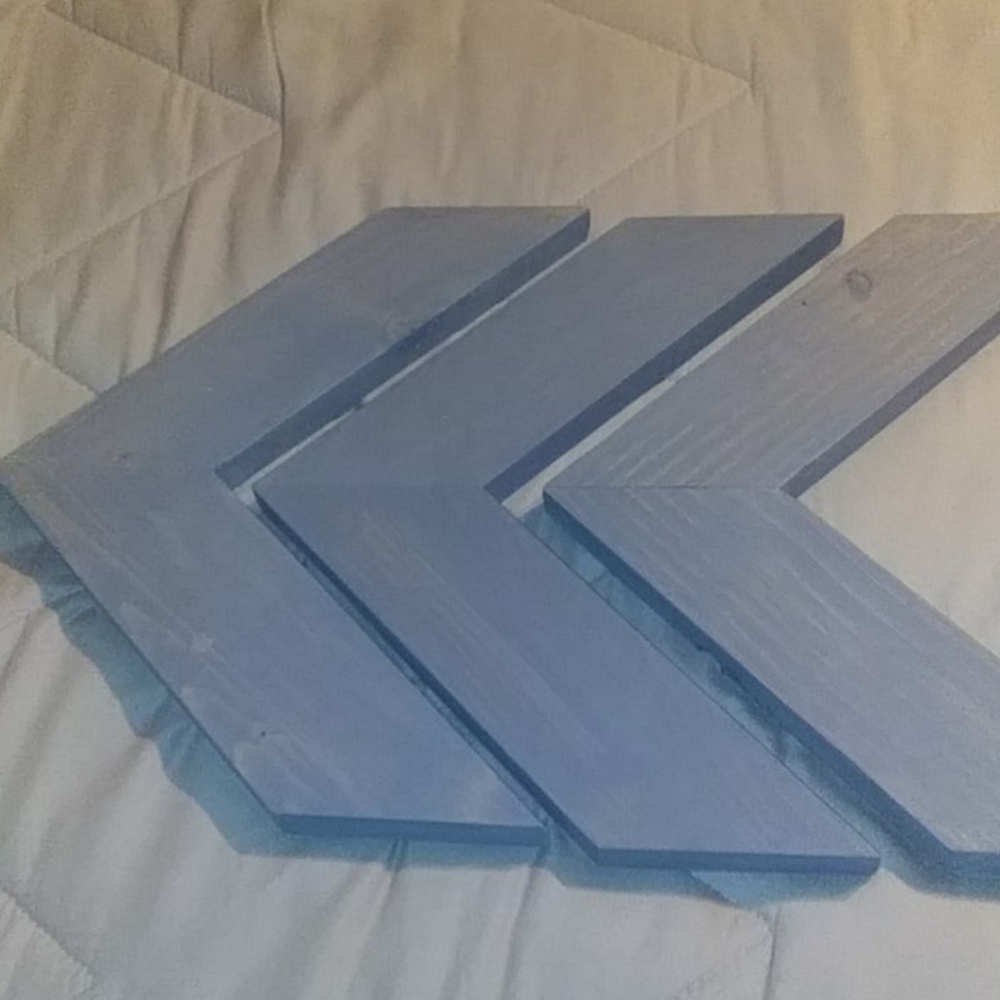 Set of 3 wooden gray arrows